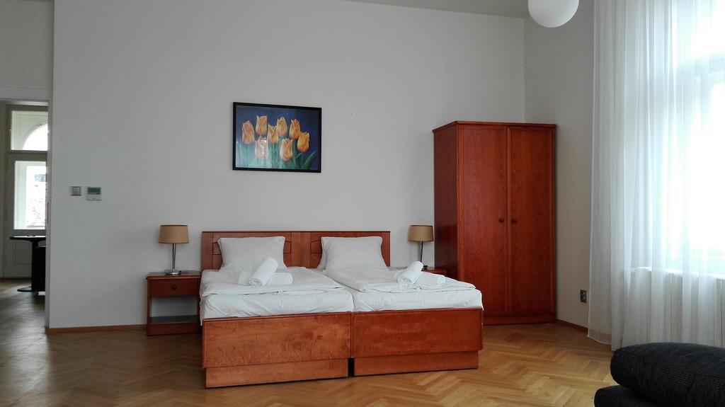 Jana - Domov Mladeze Gasthof 2*